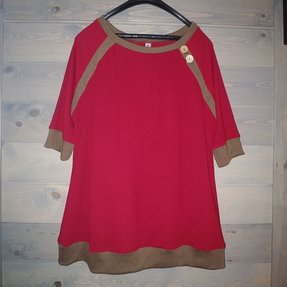 3/4 length shirt with buttons